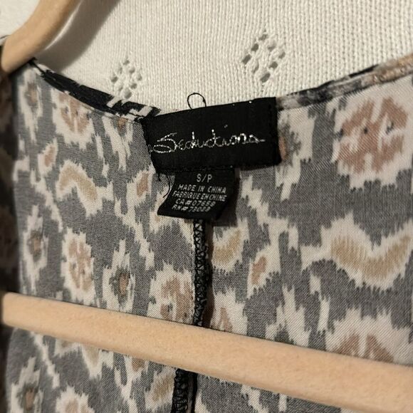 Seductions Abstract Y2K Shoulder Cover Shawl - Picture 2 of 3